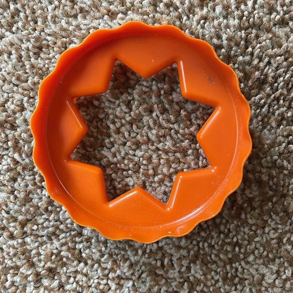 VTG Orange TUPPERWARE Star Plastic Biscuit Cookie Cutter